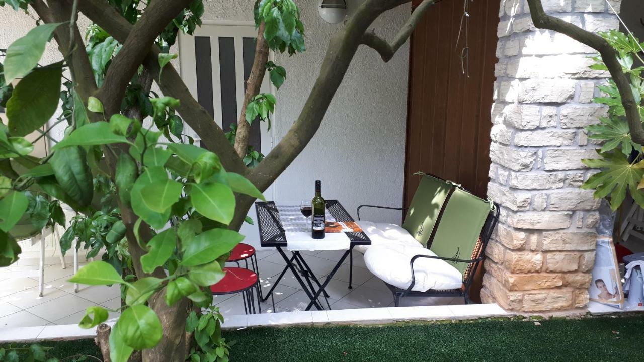 Apartmani Matas Petrcane Exterior photo