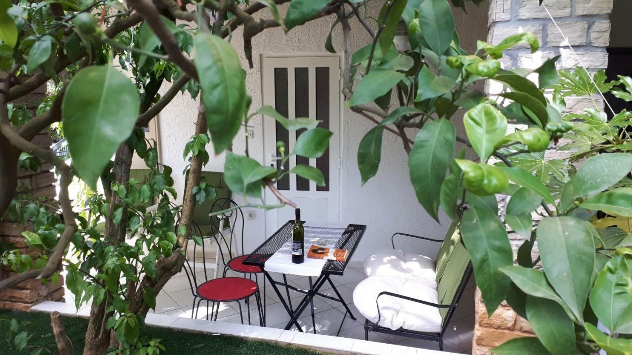 Apartmani Matas Petrcane Exterior photo