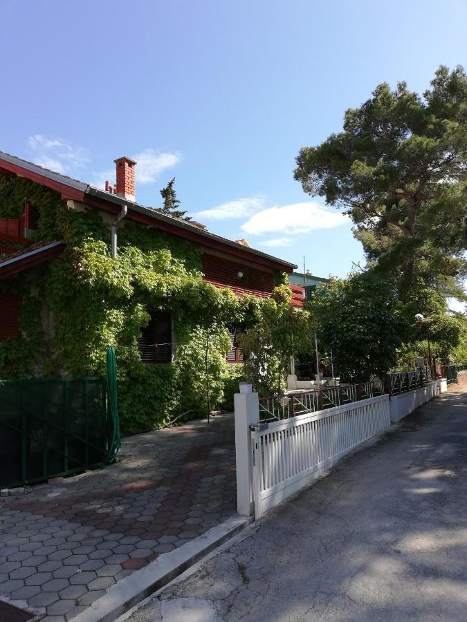 Apartmani Matas Petrcane Exterior photo
